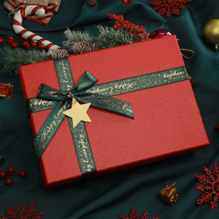 Kotak Hadiah Tegar dan Base Christmas dengan Reben dan Pesona Bintang