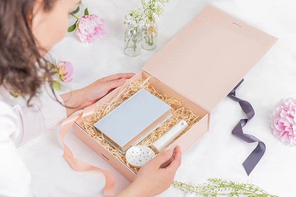 Luxury Rigid Magnetic Closure Gift Box With Dual Ribbons